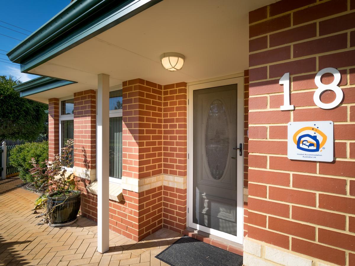 Ascot On Swan Bed & Breakfast Perth Exterior photo